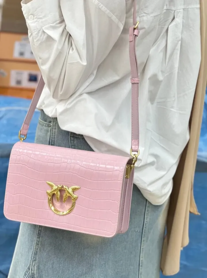 CLASSIC LOVE BAG CLICK PURE SHAPES — pink