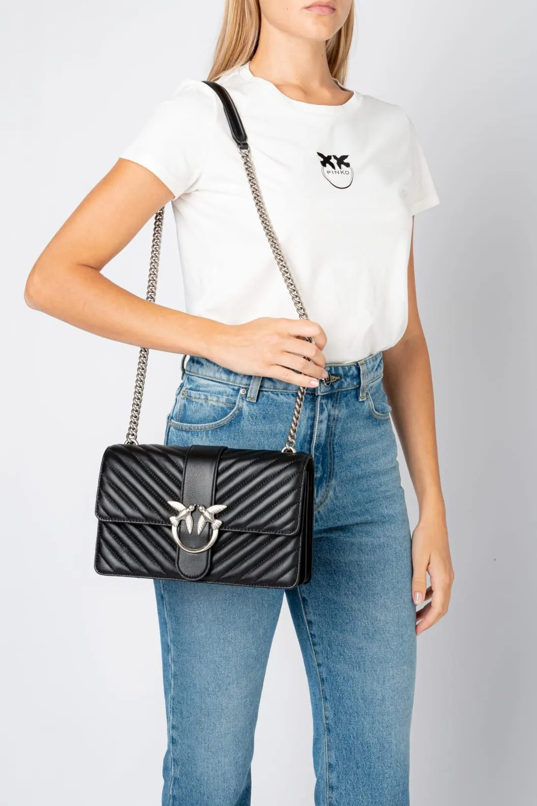 CLASSIC LOVE BAG ICON CHEVRON — black-old silver