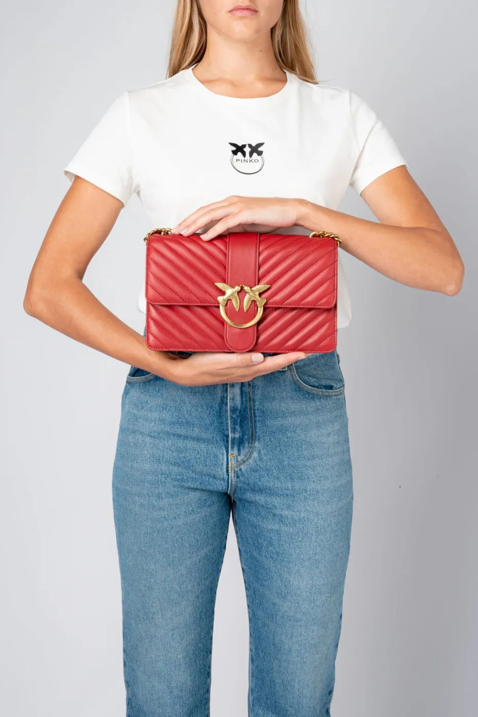 CLASSIC LOVE BAG ICON CHEVRON — ruby red-antique gold — фото 2