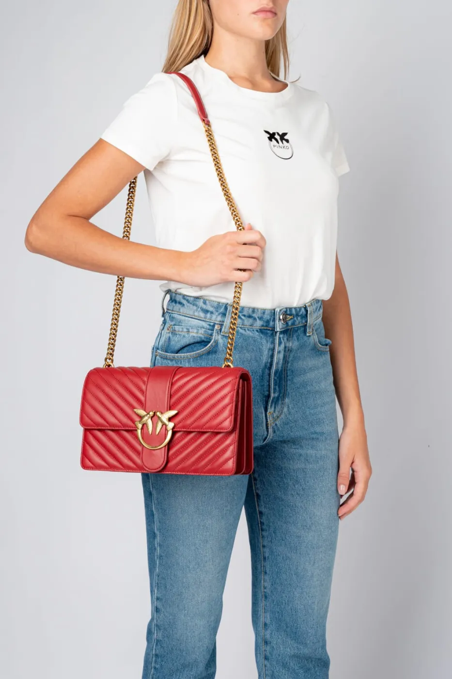 CLASSIC LOVE BAG ICON CHEVRON — ruby red-antique gold — фото 3
