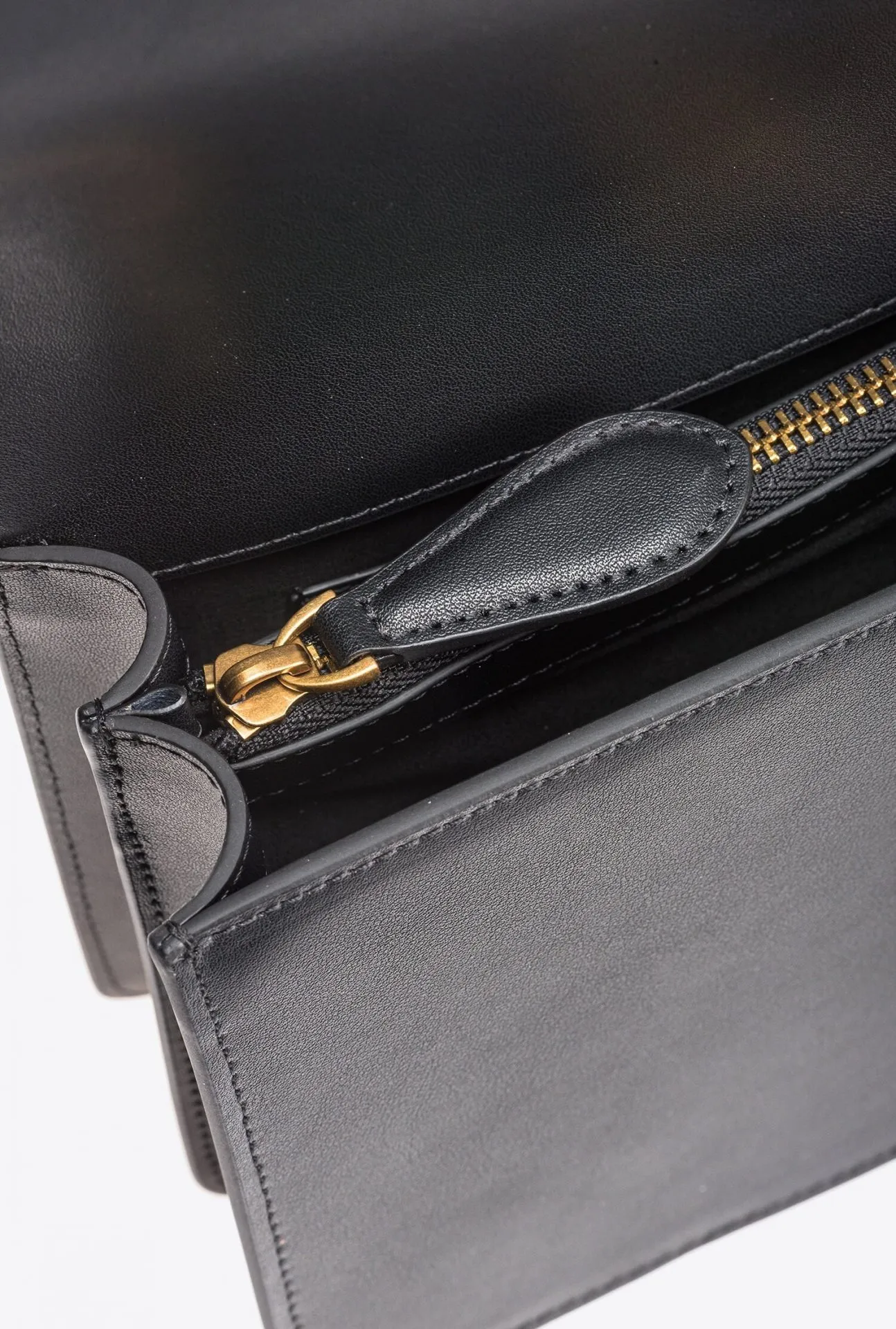 CLASSIC LOVE BAG ONE SIMPLY — black/gold — фото 5