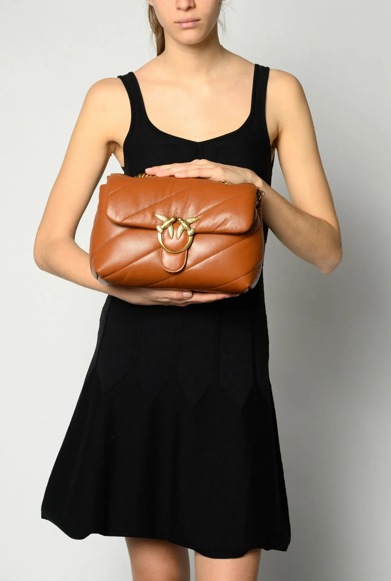 CLASSIC LOVE BAG PUFF MAXI QUILT — brown gold — фото 3