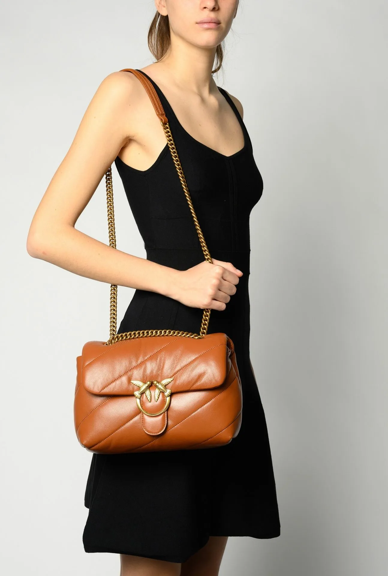 CLASSIC LOVE BAG PUFF MAXI QUILT — brown gold — фото 2