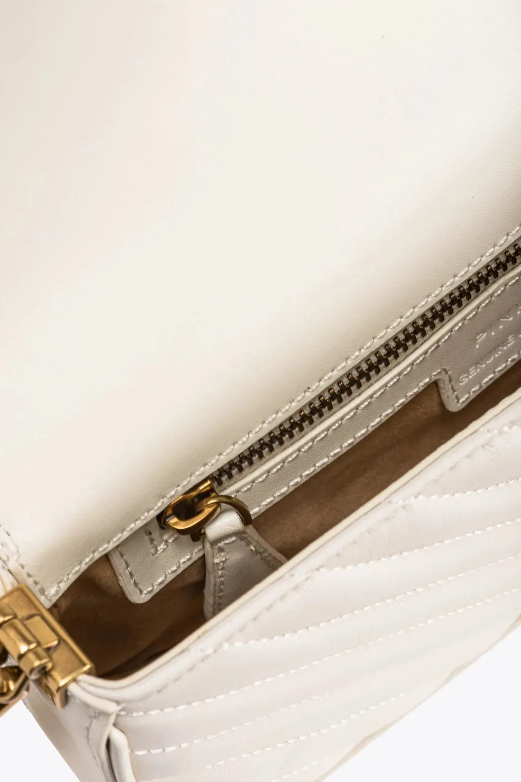 MINI LOVE BAG CLICK BAGUETTE CHEVRON — white-antique gold